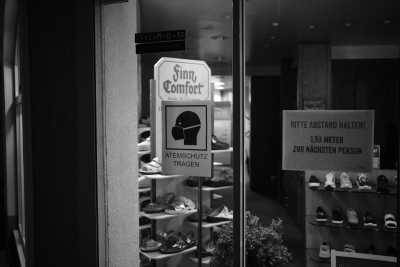 ISO 1600 - 1/60 - 23mm - F/2 Street-04-2020